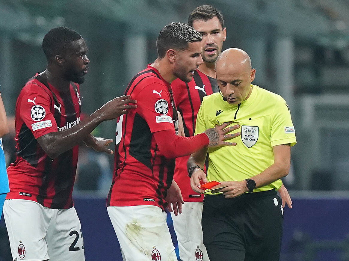 Rabbia Milan contro Cakir. Scaroni: “Episodi non a nostro favore”