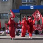 Ambiente: a Milano flash mob di Extinction Rebellion sotto la sede Rai