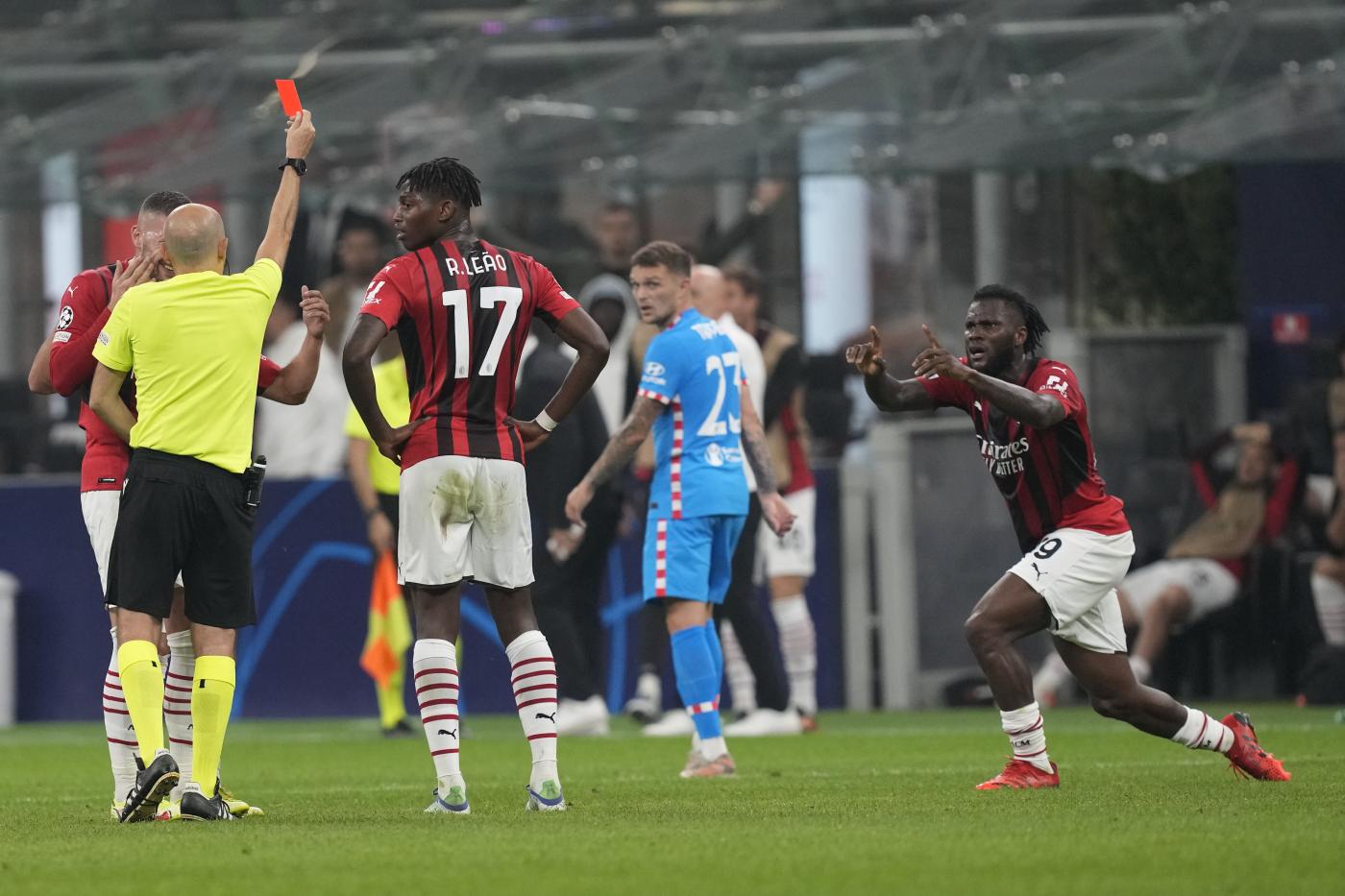 Beffa Milan: l’Atletico espugna San Siro, decide Suarez su rigore