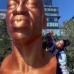New York, a Union Square le statue di George Floyd e Breonna Taylor