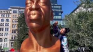 New York, a Union Square le statue di George Floyd e Breonna Taylor