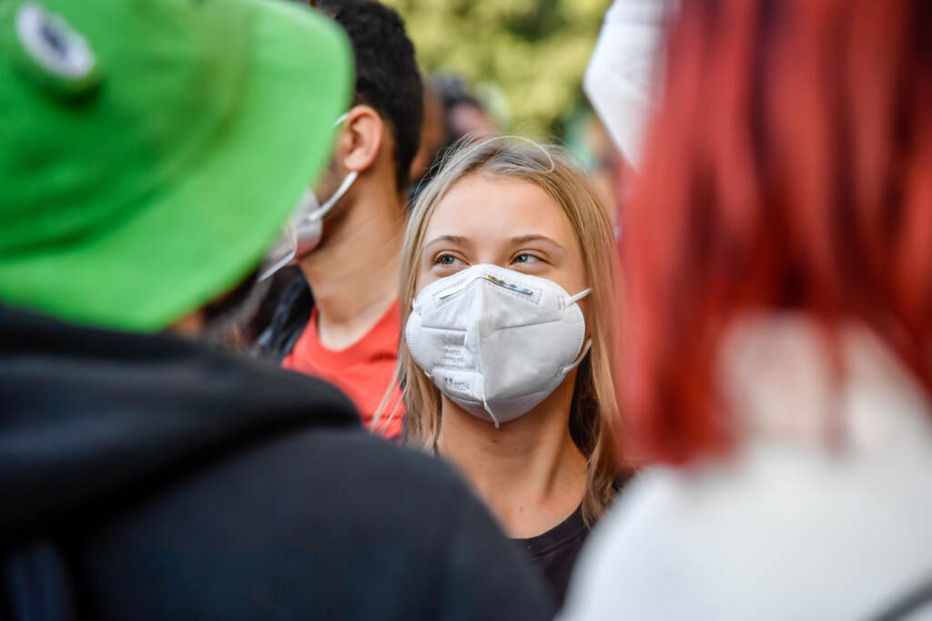 Galleria foto 'Corteo a Milano dei Fridays for Future, tra gli attivisti per il clima c’è anche Greta Thunberg – FOTOGALLERY' - foto 3
