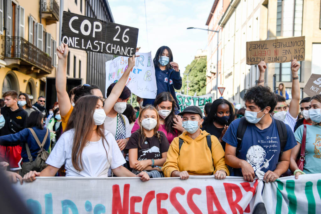 Galleria foto 'Corteo a Milano dei Fridays for Future, tra gli attivisti per il clima c’è anche Greta Thunberg – FOTOGALLERY' - foto 14