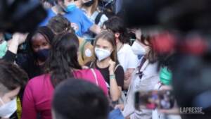 Clima: Fridays For Future a Milano, Greta in marcia con i giovani italiani