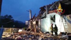 Cuneo: esplode palazzina di 2 piani, un ferito