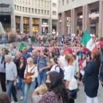Milano, migliaia di No Green Pass in corteo
