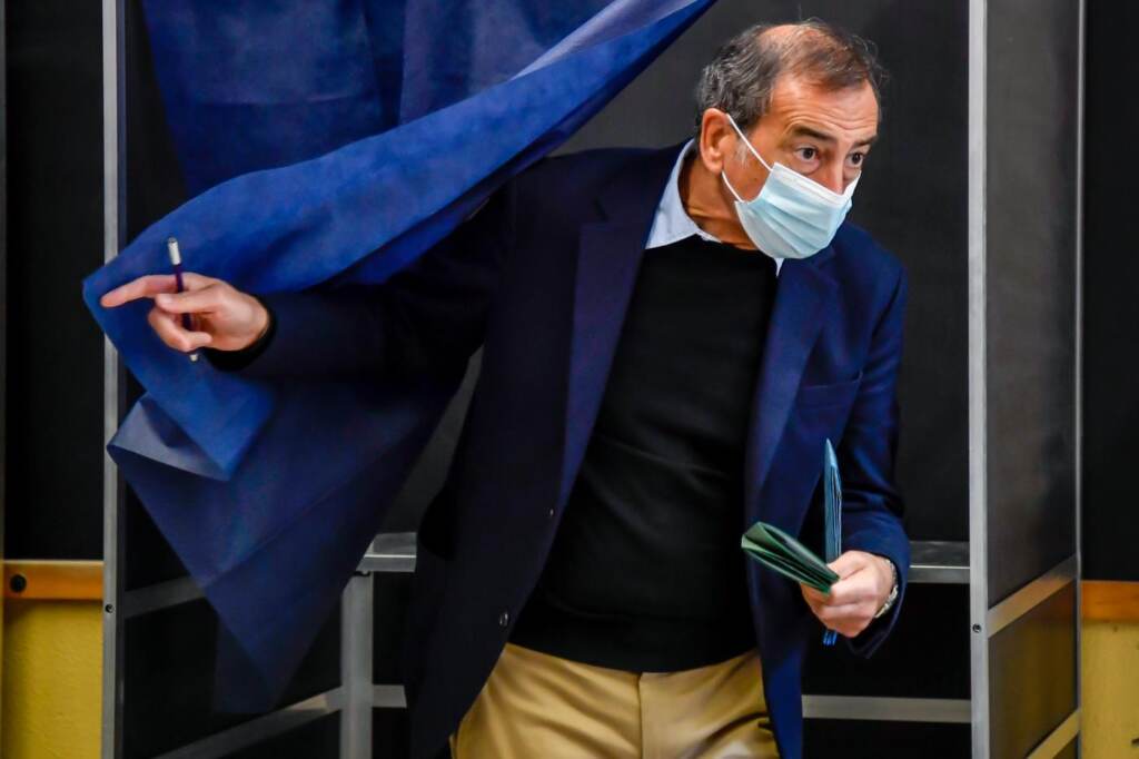 Galleria foto 'Elezioni 2021, tutti i politici al voto: da Roma a Milano, candidati e leader di partito alle urne – FOTORACCONTO' - foto 6