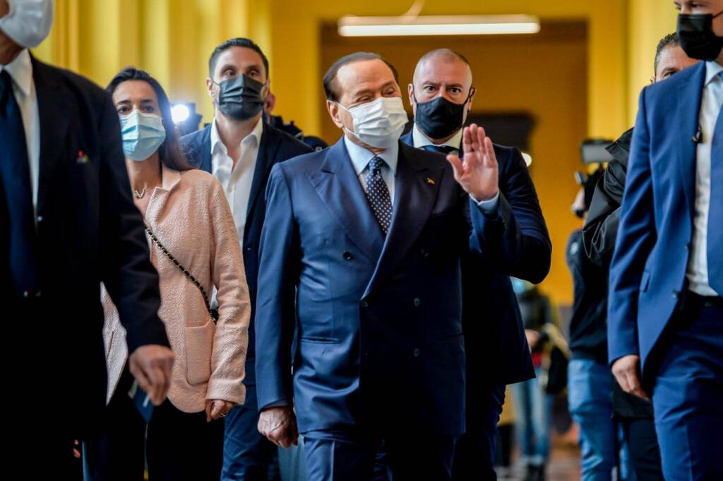 Galleria foto 'Elezioni 2021, tutti i politici al voto: da Roma a Milano, candidati e leader di partito alle urne – FOTORACCONTO' - foto 5