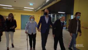 Amministrative Torino: Damilano al seggio con genitori e figli