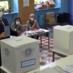 Amministrative Milano, Berlusconi al seggio dopo una lunga assenza dalle scene