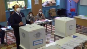 Amministrative Milano, Berlusconi al seggio dopo una lunga assenza dalle scene