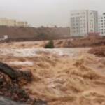 Oman, le strade allagate dopo il passaggio del ciclone Shaheen