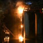 Roma, a fuoco il ‘ponte di ferro’: centinaia senza luce e gas ma nessuna vittima