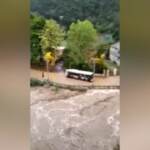 Maltempo Liguria: esondano torrenti nel Savonese, il pullman trascinato dalla corrente