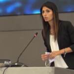 Roma, Raggi: “Sono l’unica che tiene testa alle corazzate del Centrodestra e del Centrosinistra”