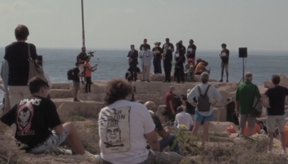 Migranti: a Lampedusa sbarchi senza sosta, mentre si ricorda strage del 2013 Migranti: a Lampedusa sbarchi senza sosta, mentre si ricorda strage del 2013