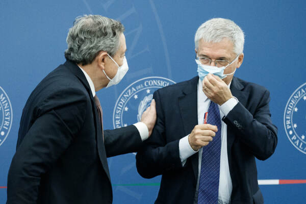 CdM - Conferenza stampa di Mario Draghi e Daniele Franco
