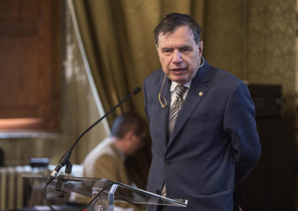 Covid, il Nobel Parisi: “Dai ‘no vax’ pratiche antiscientifiche”