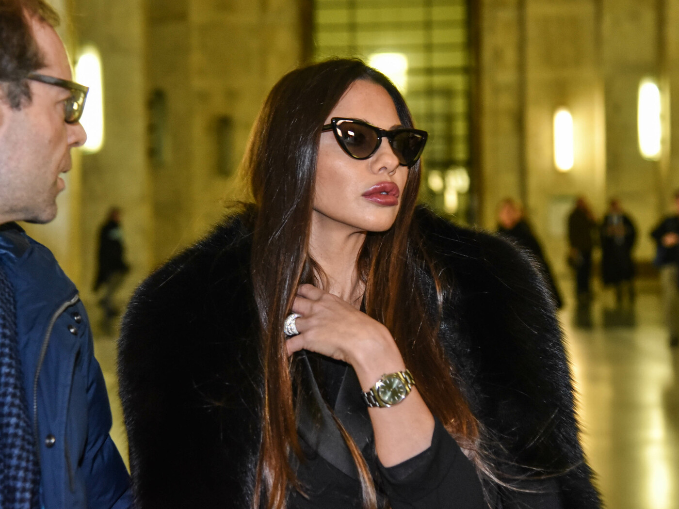 Berlusconi, dalla famiglia stop all’assegno mensile per le ex ‘olgettine’. Ma loro smentiscono