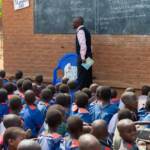 Malaria, Oms dà l’ok al vaccino per i bambini: “Momento storico”