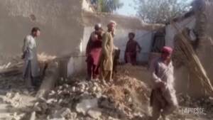 Pakistan, terremoto di magnitudo 6.0: almeno 20 morti e centinaia di feriti