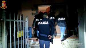 Vercelli, blitz antidroga della polizia: arresti e sequestri