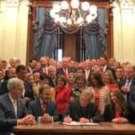 Texas, corte federale sospende legge su aborto