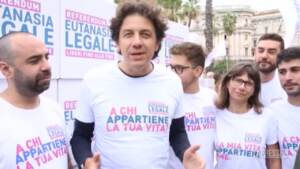Referendum eutanasia, Cappato alla consegna delle firme in Cassazione: “Diritti civili più forti di ogni ostruzionismo”