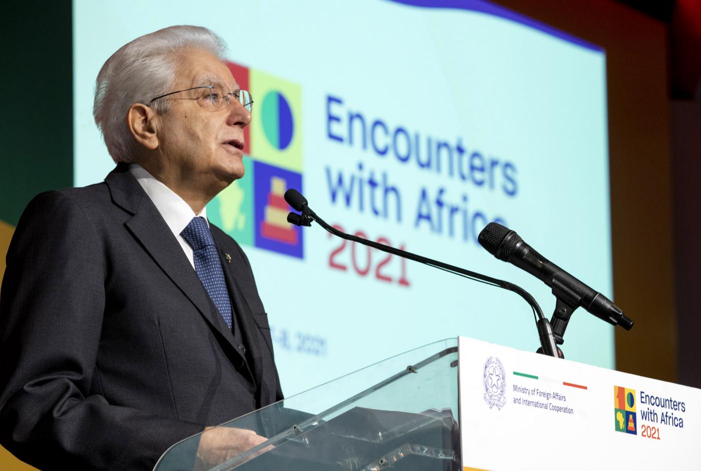 Conferenza Italia-Africa, Mattarella: “Serve equa distribuzione dei vaccini. Clima? Bisogna agire subito”