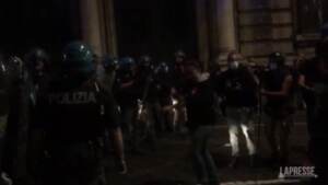 Roma, No Green Pass: manifestante insanguinata dopo scontri con gli agenti
