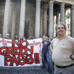 Green Pass: guerriglia a Roma, 12 arresti. Anche Castellino e Fiore di Forza Nuova