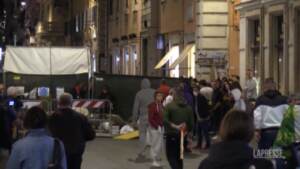 Roma, via del Corso devastata: la Capitale conta i danni dopo corteo no green pass
