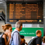 Trasporti: al via sciopero di 24 ore indetto dai sindacati di base. Alitalia cancella 127 voli