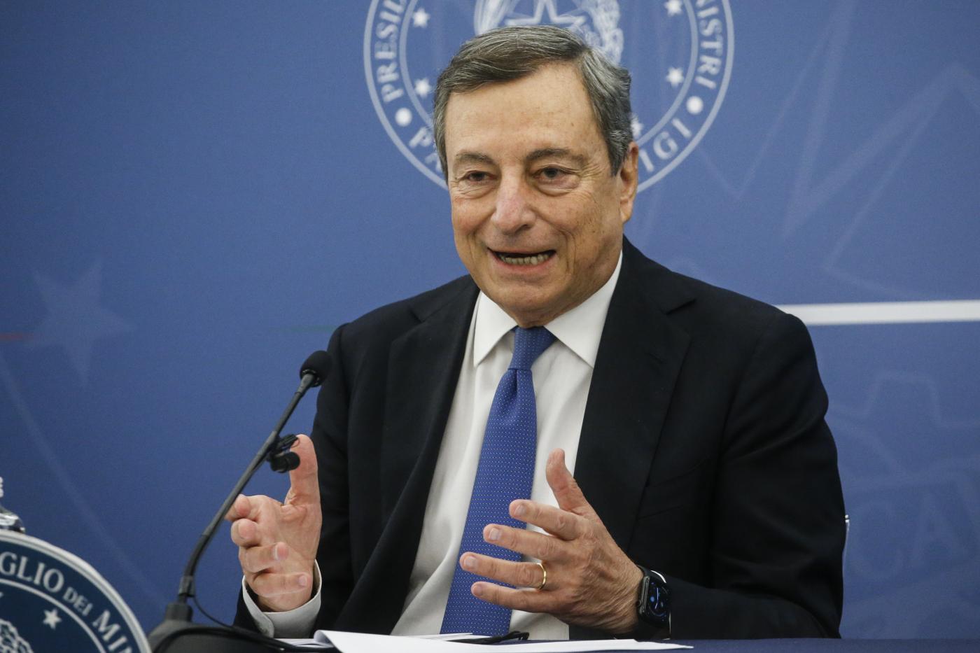 Draghi conferma impegno mitigazione bollette. Gentiloni, “Avanti su transizione”