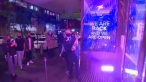 Covid: a Sidney riaprono bar, palestre, ristoranti dopo oltre 100 giorni di restrizioni