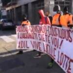 Torino, in piazza anche i Si Cobas: blitz in memoria di Adil Belakhdim