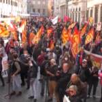 Roma, sciopero dei sindacati di base: “Lavoratori in crisi daranno vita a un movimento unitario”