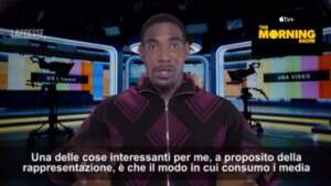 ‘The Morning Show’, l’attore che interpreta Daniel: “Sui media mainstream ti senti poco rappresentato”