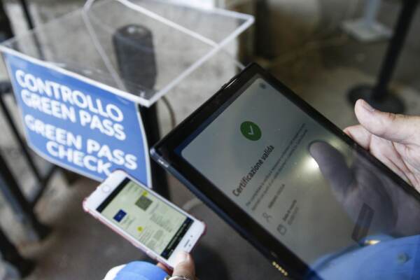 Green Pass, bozza dpcm: controlli sul lavoro non oltre 48 ore prima