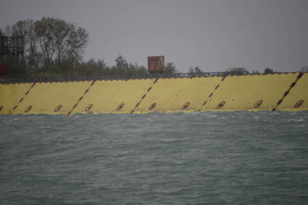 Maltempo Venezia, il Mose ferma l'acqua alta per la seconda volta