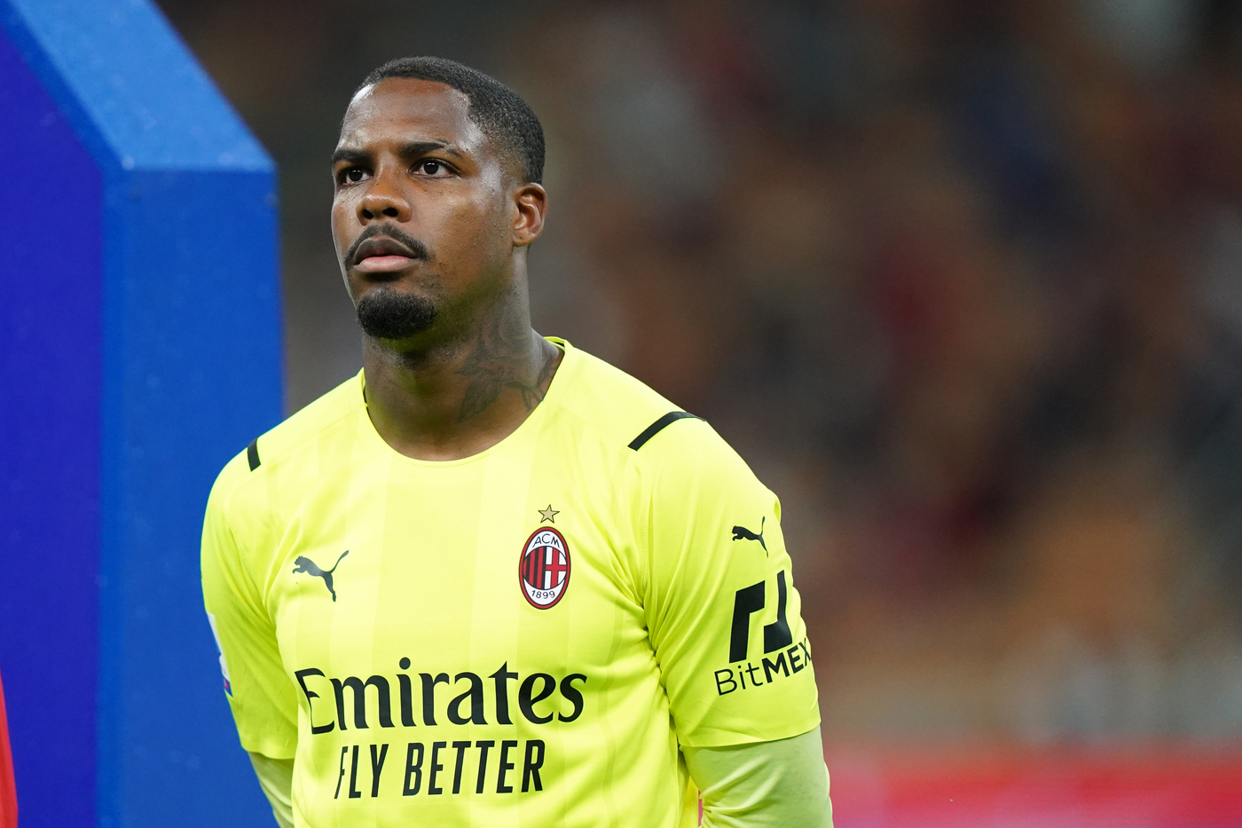 Maignan operato al polso, il Milan ingaggia Mirante Maignan operato al polso, il Milan ingaggia Mirante