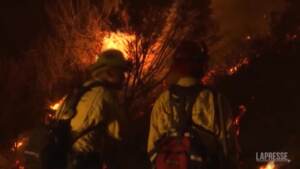 California, continuano gli incendi nella contea di Santa Barbara