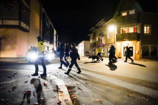 Norvegia, persone uccise da uomo armato di arco e frecce