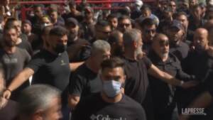 Libano, proteste a Beirut contro il giudice del processo sull’esplosione del porto