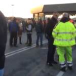 Green pass, centinaia di persone radunate al porto di Trieste