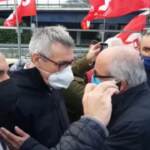 Pescara: Landini incontra i lavoratori della Riello, selfie e strette di mano per il leader Cgil