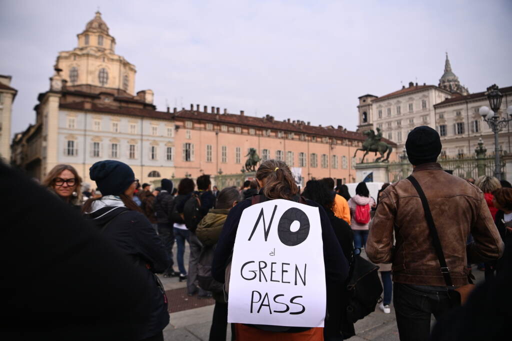 Galleria foto 'Proteste in tutta Italia per dire no al Green Pass | FOTOGALLERY' - foto 35