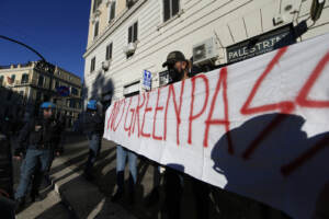 Green pass: cortei non bloccano l’Italia, pochi disagi ma allerta per autotrasporto