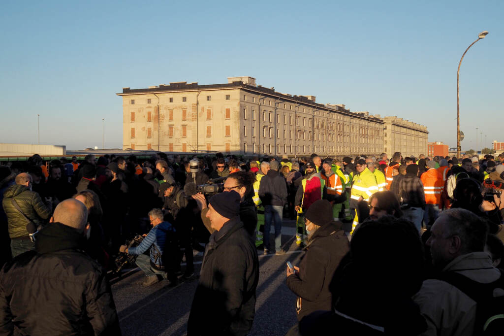 Galleria foto 'Proteste in tutta Italia per dire no al Green Pass | FOTOGALLERY' - foto 18
