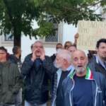 Green pass: a Milano tensioni tra manifestanti e giornalisti in piazza Fontana